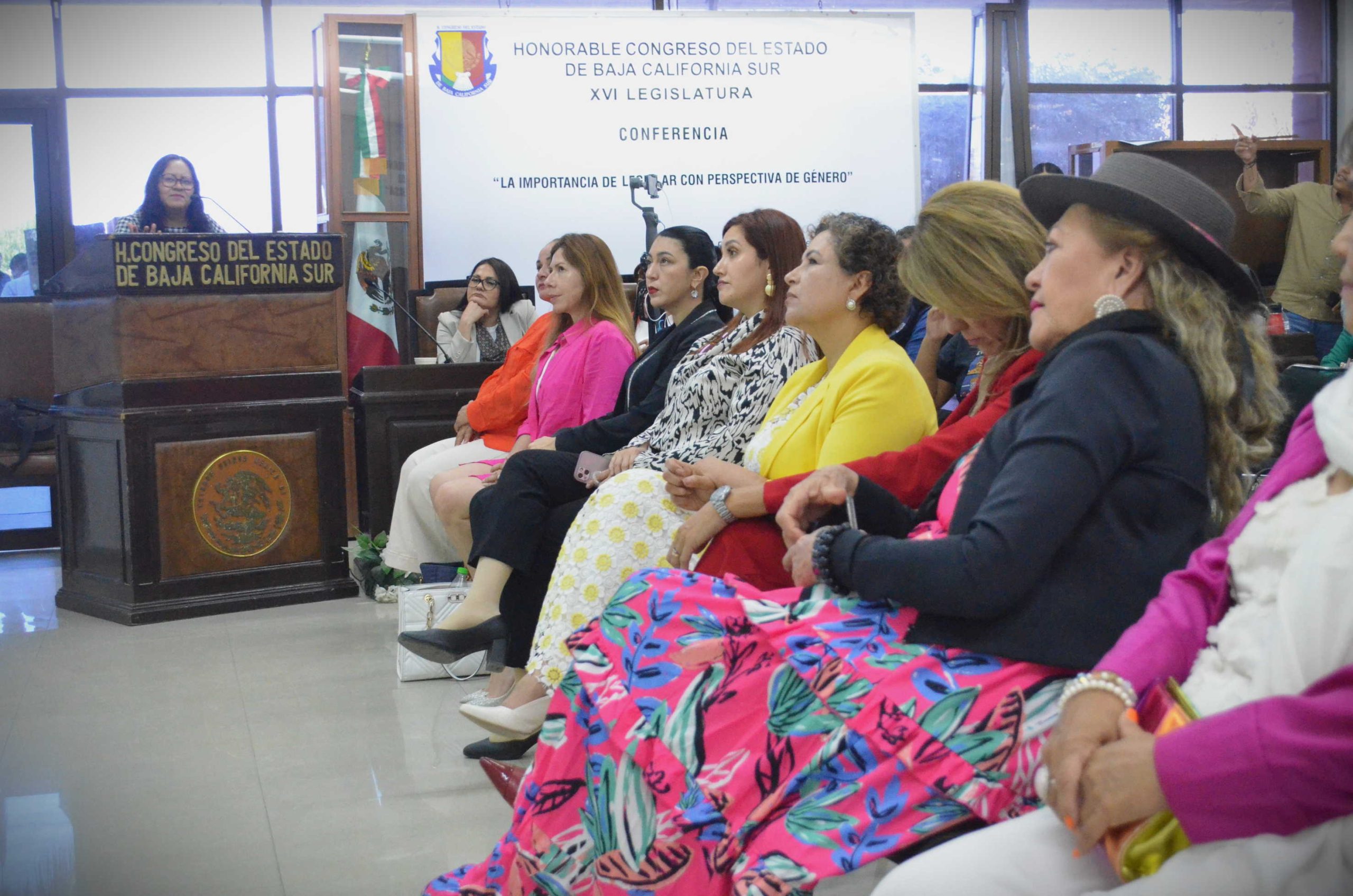Legisladora impulsa conferencia sobre la importancia de legislar con perspectiva de género