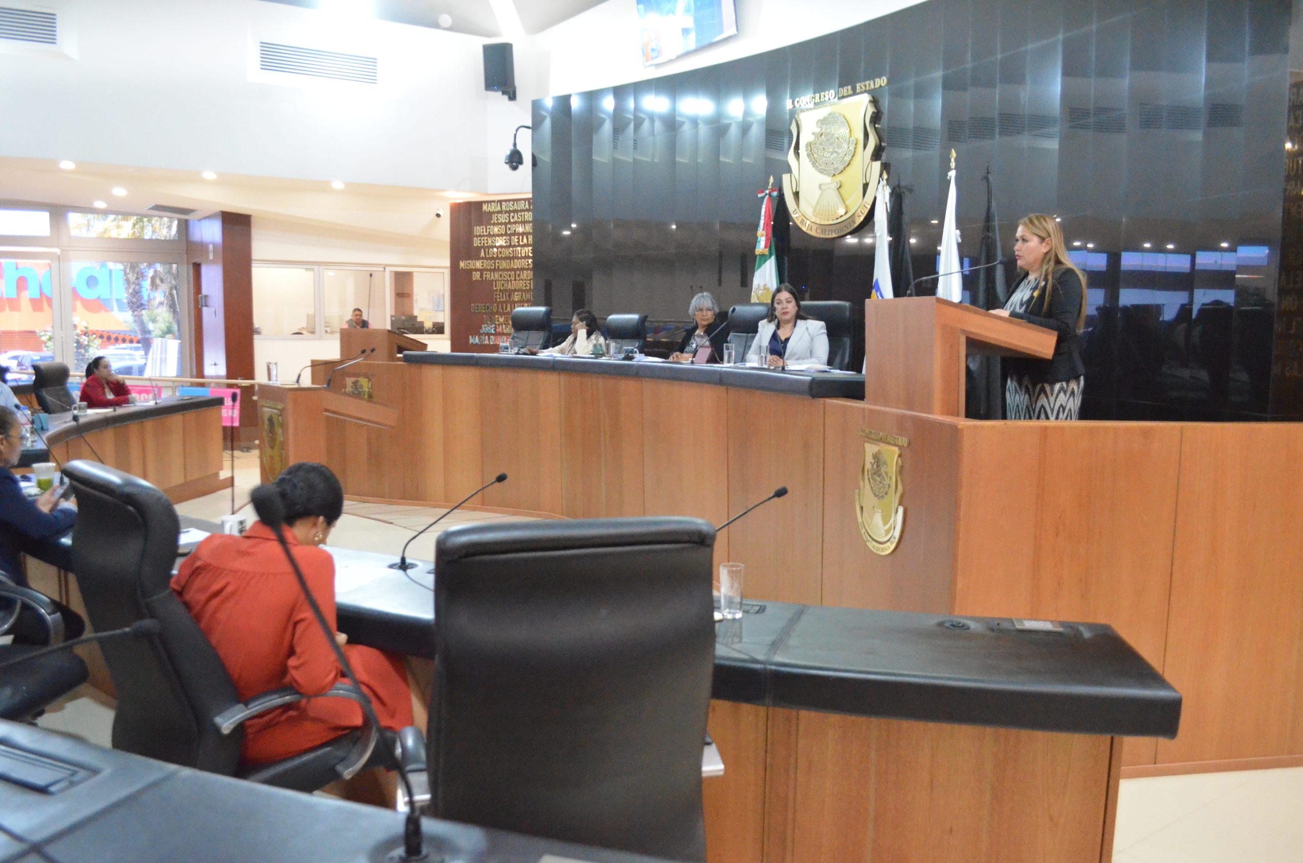 Buscan incorporar en la Ley Burocrática de BCS descansos obligatorios de febrero, marzo y noviembre