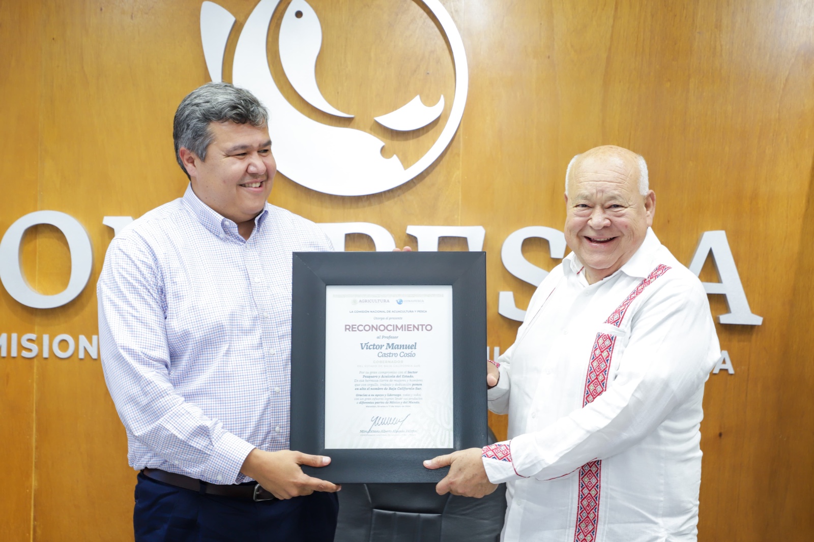 Se reúne gobernador de BCS con titular de Conapesca