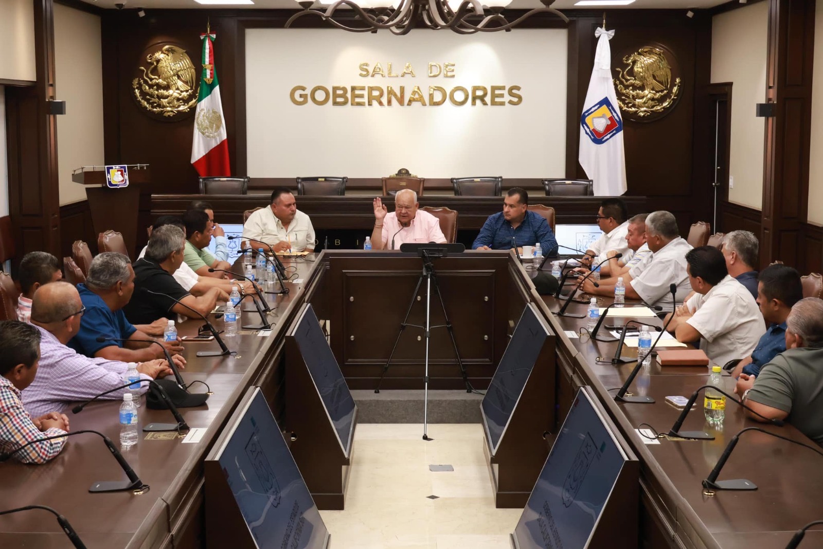 Continúan reuniones entre sector transportista y Gobierno de BCS