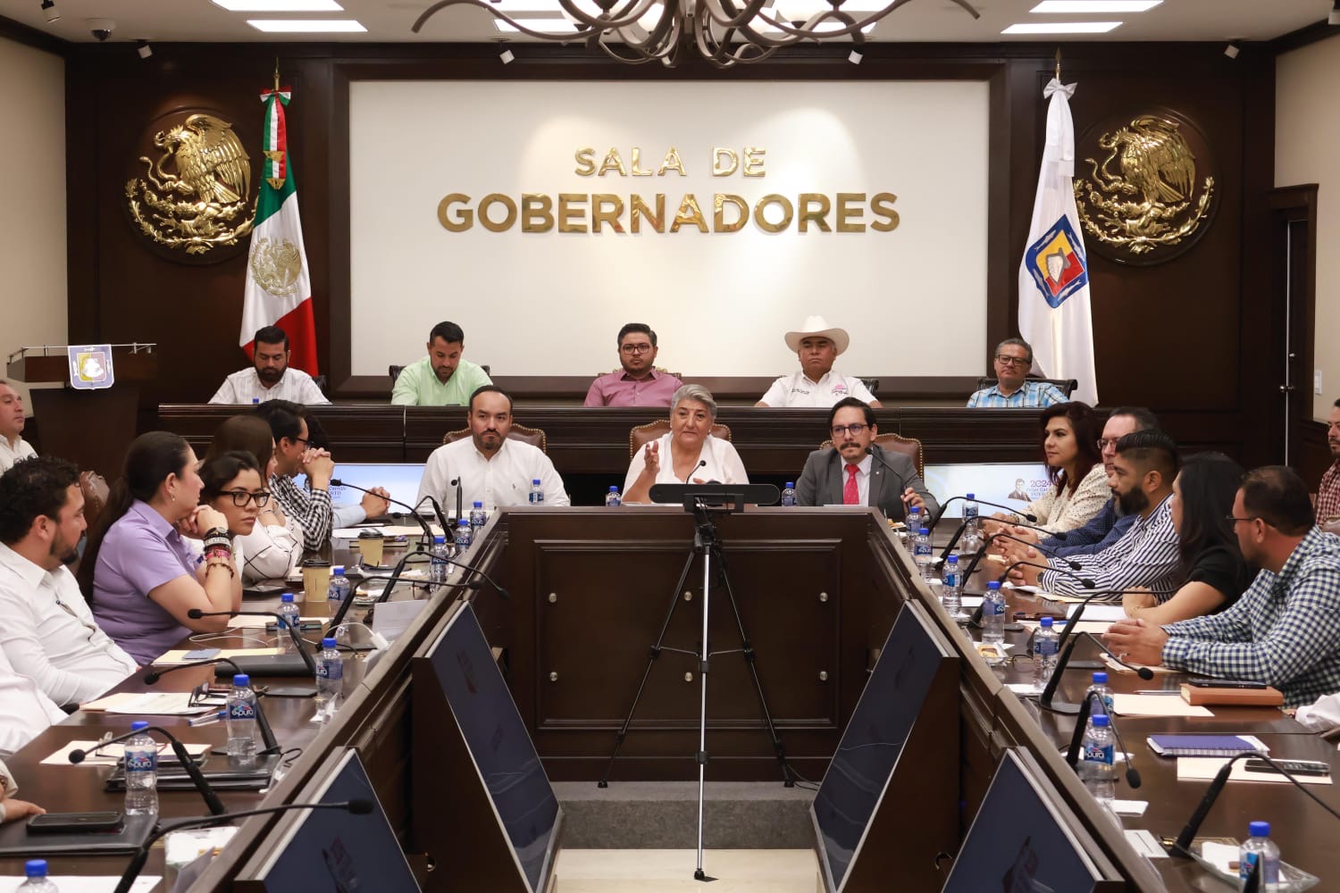 Afinan detalles administrativos previa a entrada de nuevas administraciones