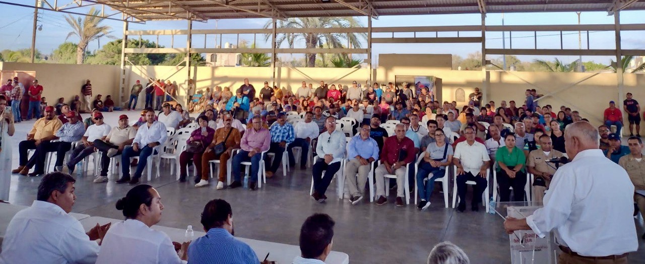 Gobierno de BCS se reúne con pescadores de Las Barrancas