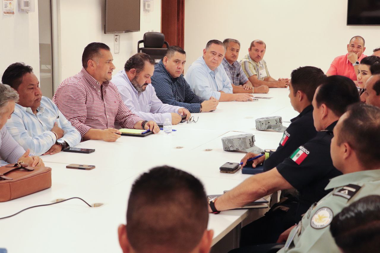 Gobierno de BCS analiza problemática de invasiones