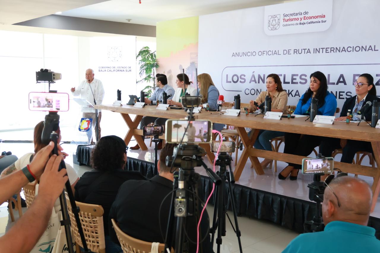 Anuncian nueva ruta aérea a La Paz