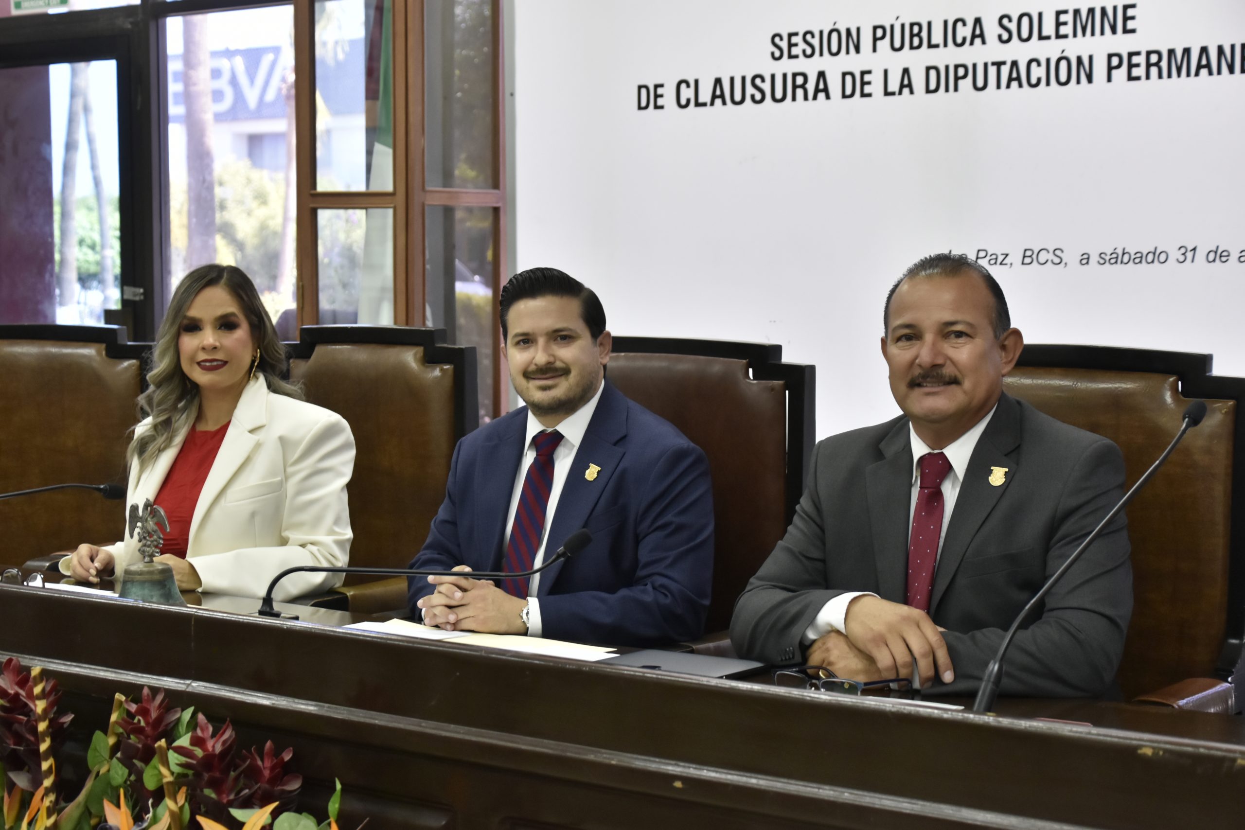 Yayo Van Wormer llama a cumplir expectativas ciudadanas al rendir informe legislativo