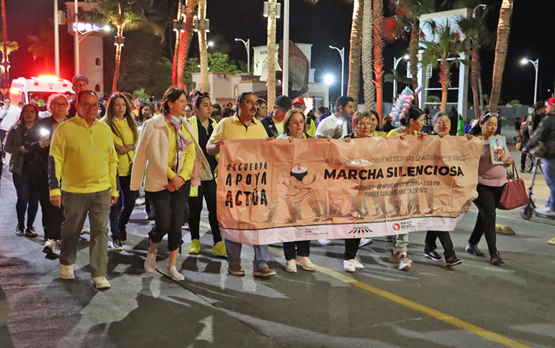 En LPZ realizan marchan silenciosa por víctimas de accidentes de tráfico