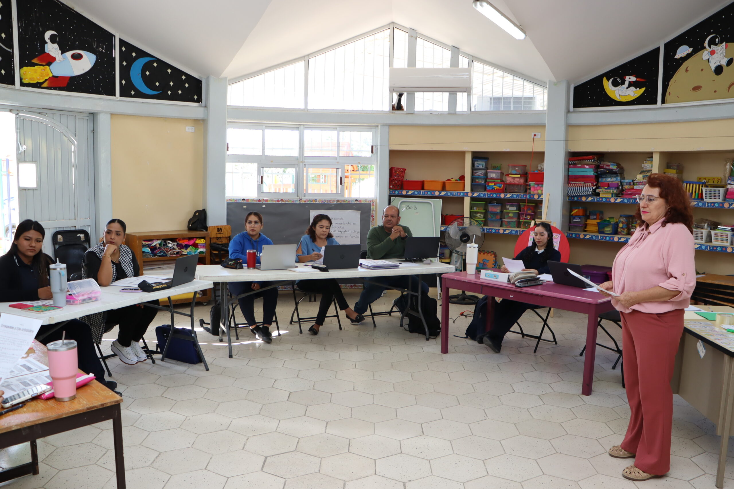 En BCS, docentes trabajan en un sentido colaborativo y comunitario