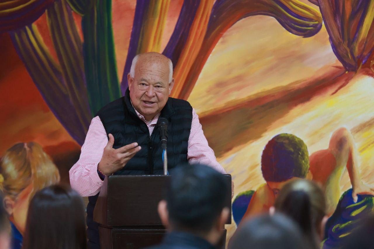 Inauguran exposición por los 75 años de historia del Valle de Santo Domingo