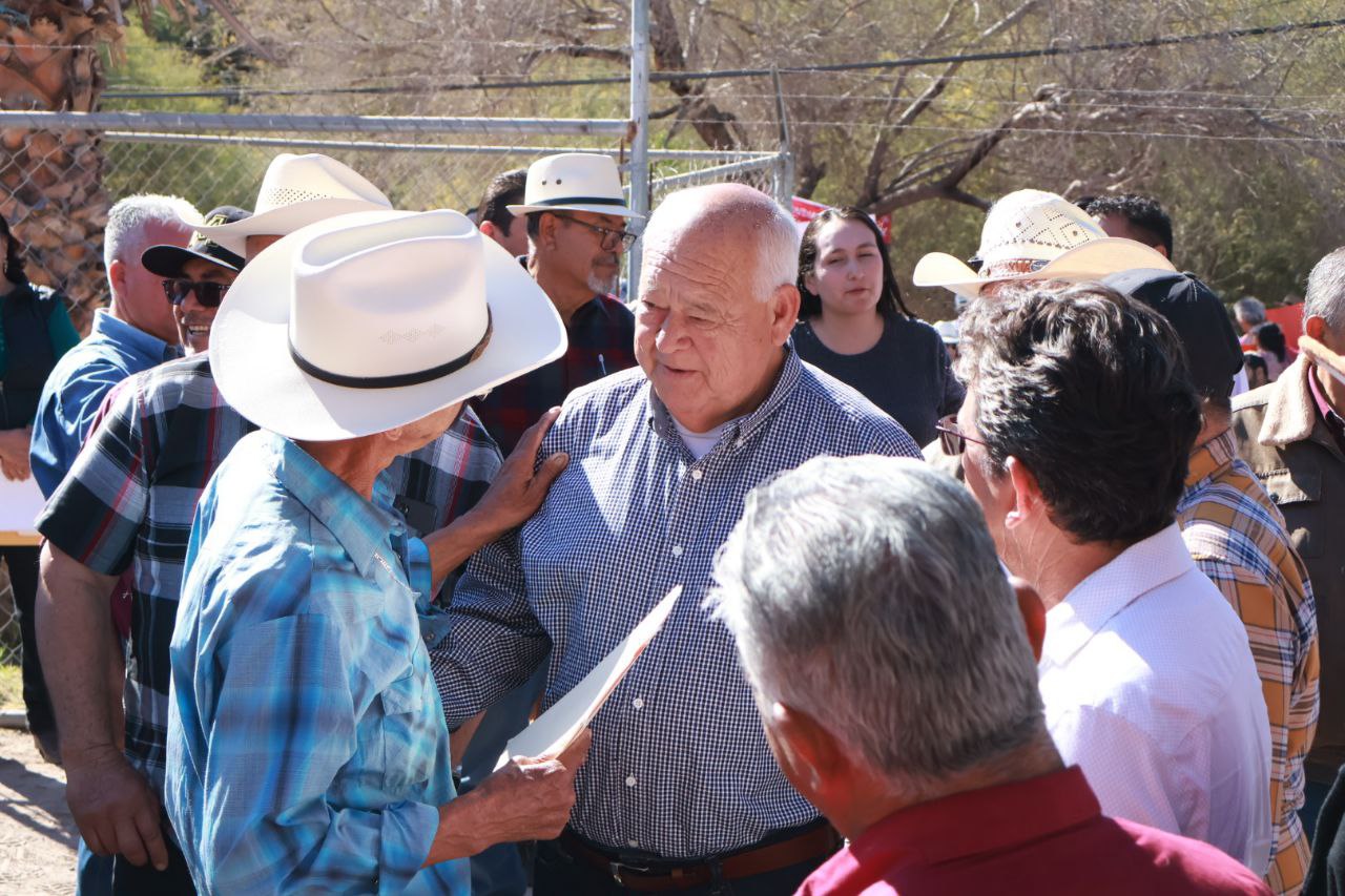 Gobierno de BCS entrega 40 apoyos económicos a productores de Mulegé