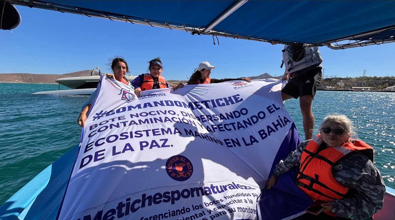 Siguen 14 embarcaciones varadas en la bahía de La Paz
