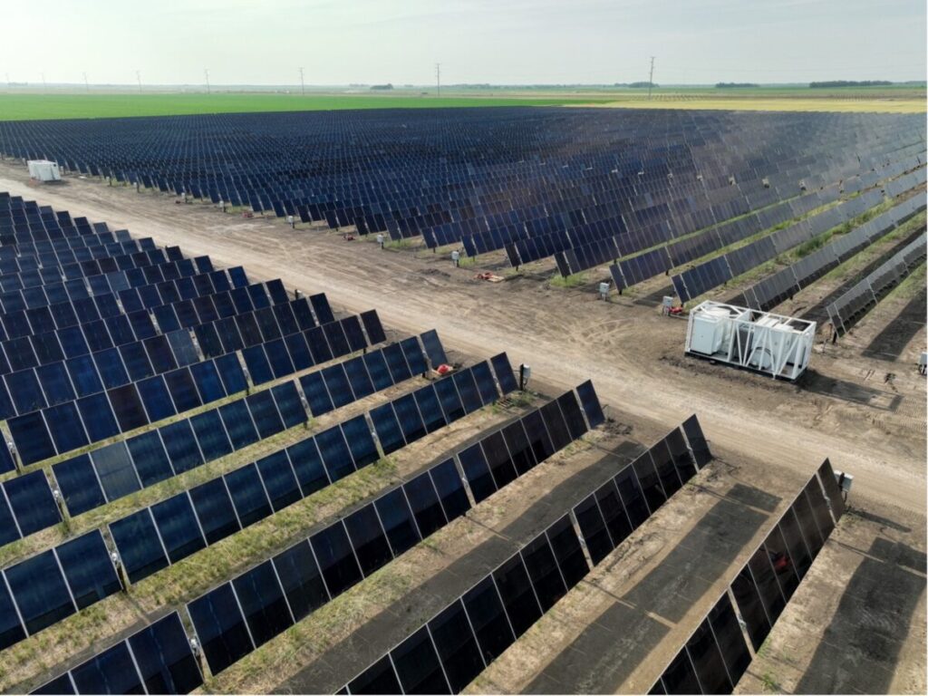 En La Paz planean construir megaplanta con 162,000 paneles solares