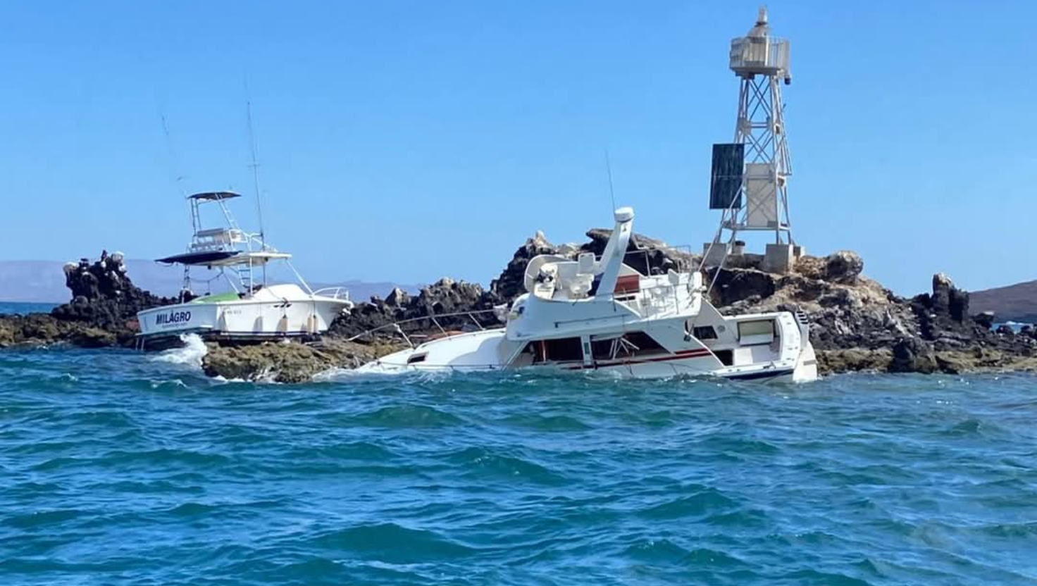 Dos embarcaciones encallan en zona de importancia para el lobo marino