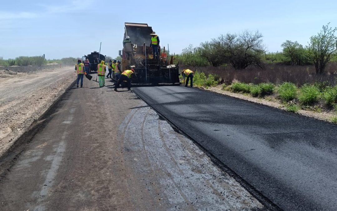 Trabaja Gobierno del Estado en rehabilitación de caminos en Comondú