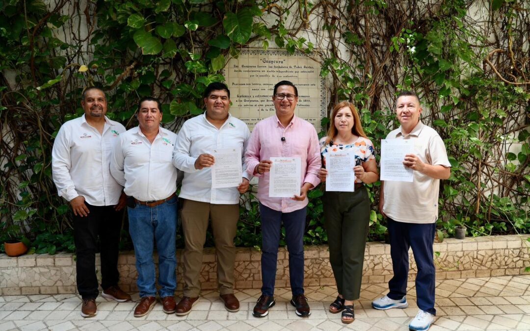Facilitan vinculación laboral a estudiantes universitarios del CECyTE Todos Santos