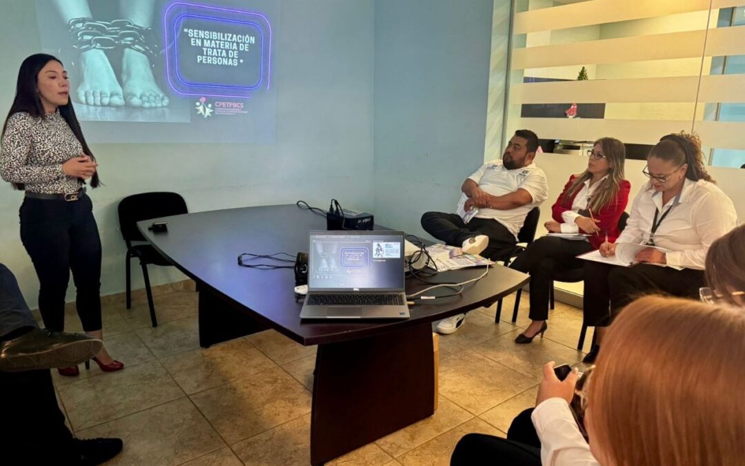 Imparten plática de sensibilización sobre trata de personas a personal de la PGJE en Comondú