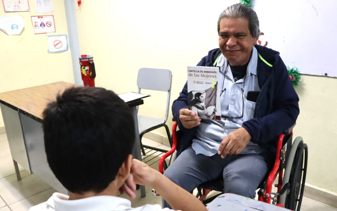 Entrega SEP BCS más de 45 mil cartillas de derechos de las mujeres en nivel secundaria
