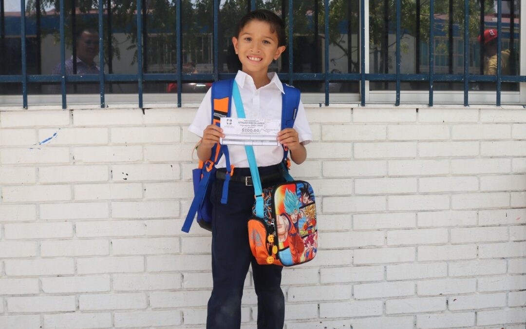 Destina SEP BCS más de 220 mdp en vales de útiles y uniformes escolares