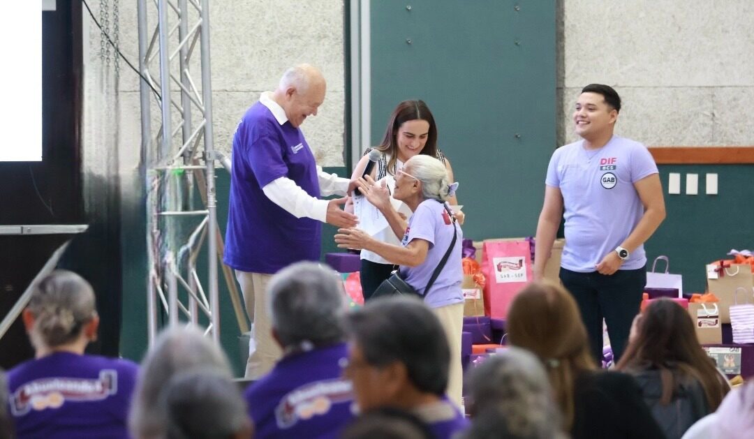 Reconoce Gobernador a personas adultas mayores en cuarta edición de “Abueleando”